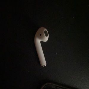 Single right AirPod